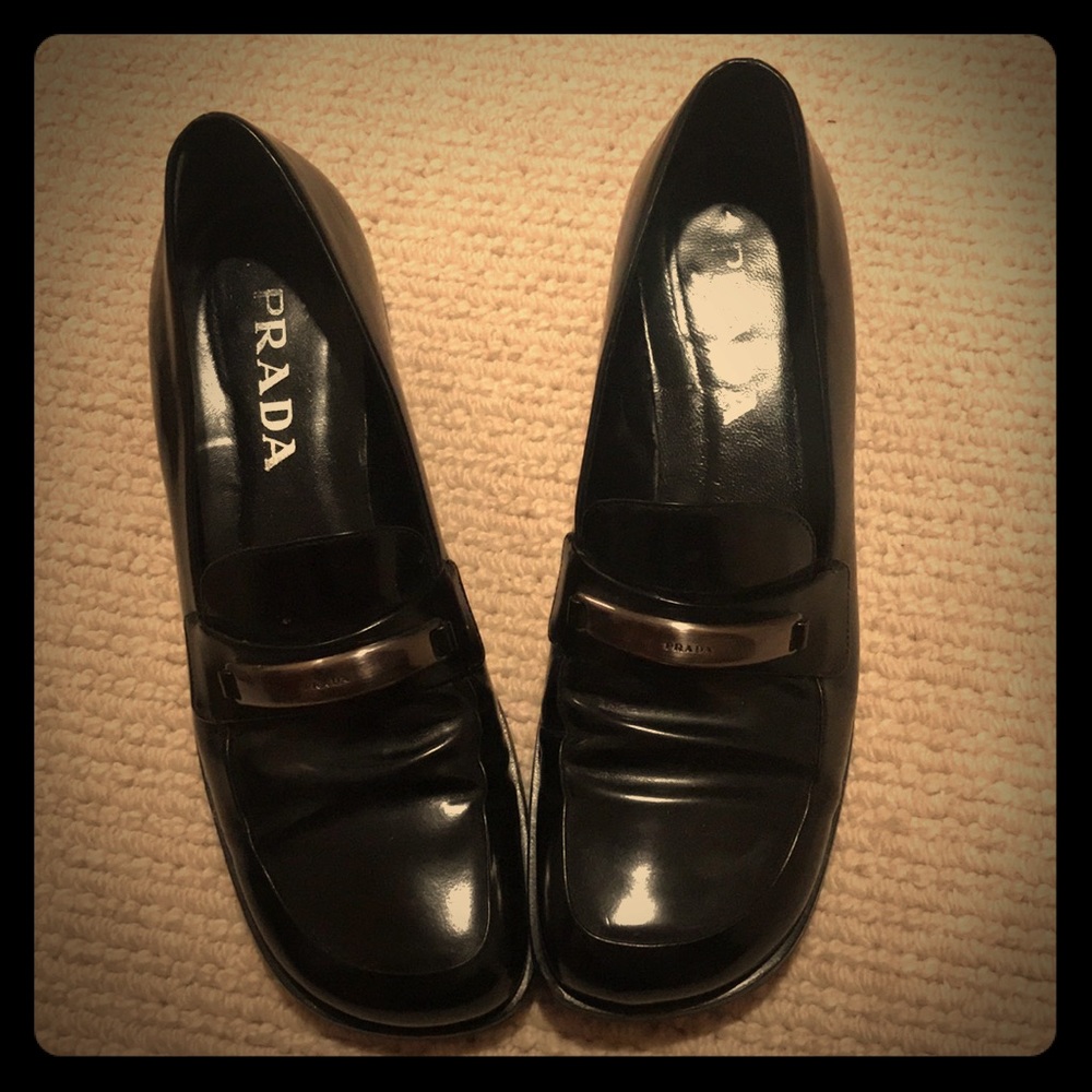 💯 authentic Prada black loafers 38